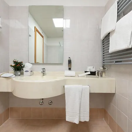 Break Hotel 4*